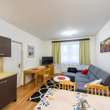 Bezauberndes Gaestehaus In Šatov