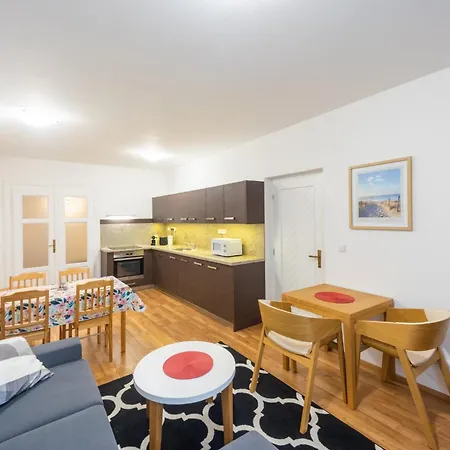 Bezauberndes In Apartment Šatov